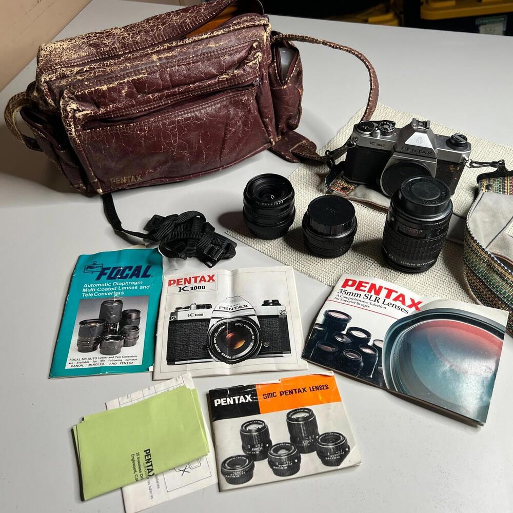 Pentax K1000 35mm Film Camera‎ Bundle w/ 3 Lenses Takumar Focal 28mm Manuals Bag
